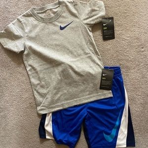 Boys outfit Nike size 7 NWT